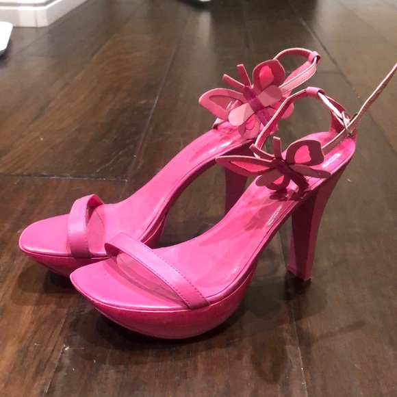 pink heels size 4